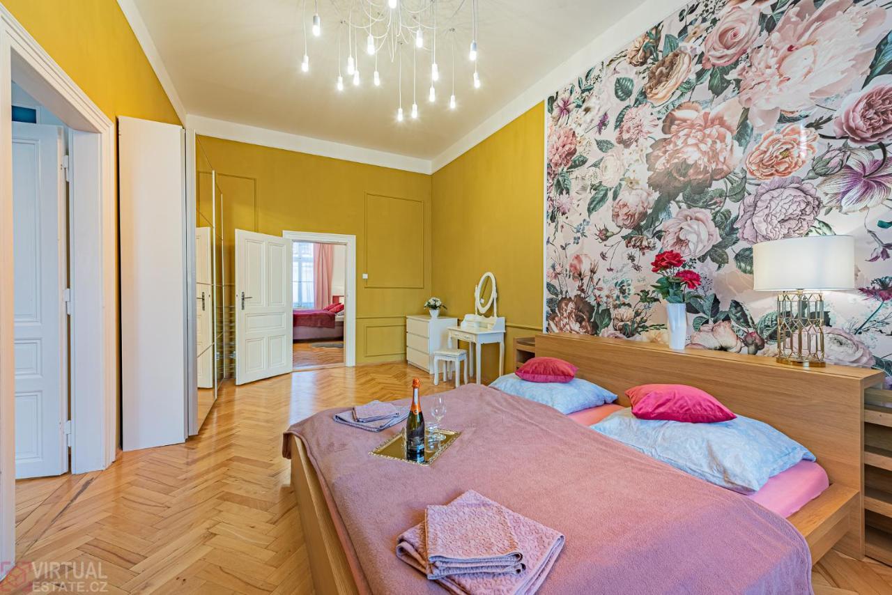 Colorful Wenceslas Square Apartment Praha Exteriér fotografie